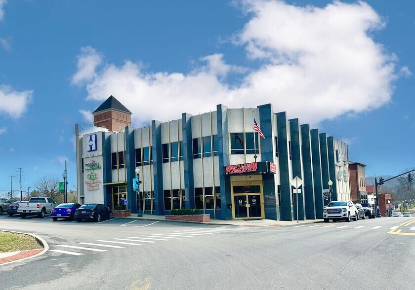 100 Public Sq, Somerset, KY à vendre - Photo de l’immeuble – Image 1 sur 1