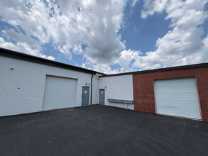 31 Oak Ave, Chalfont, PA à louer Photo de l’immeuble– Image 2 sur 7
