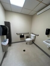 435-437 Broadway, Bayonne, NJ à louer Photo intérieure– Image 2 sur 13