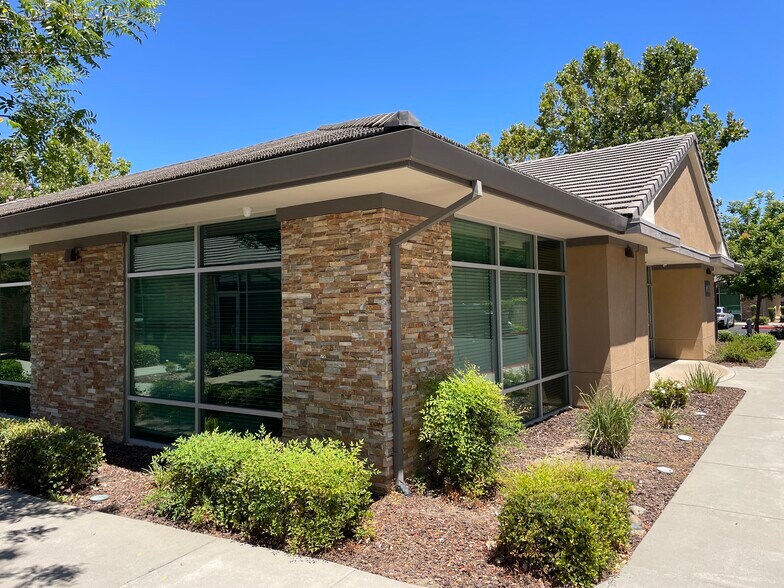 1972 Del Paso Rd, Sacramento, CA à vendre - Photo de l’immeuble – Image 3 sur 14