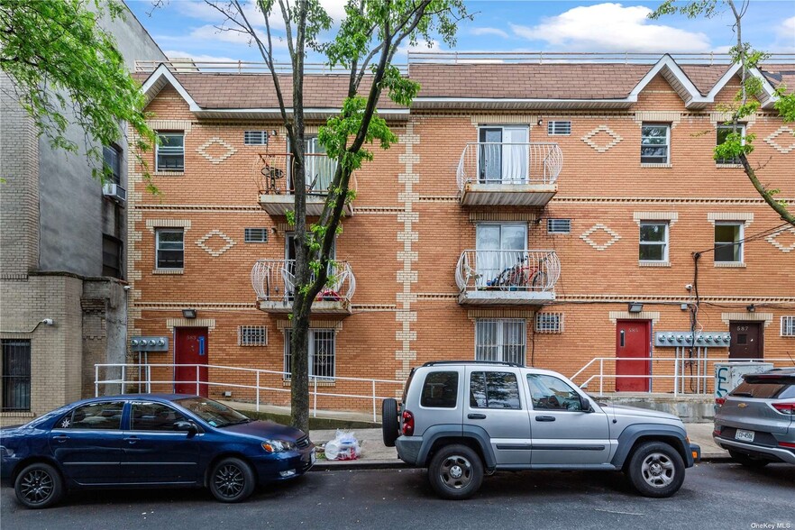 585 E 178th St, Bronx, NY à vendre - Photo principale – Image 1 sur 2