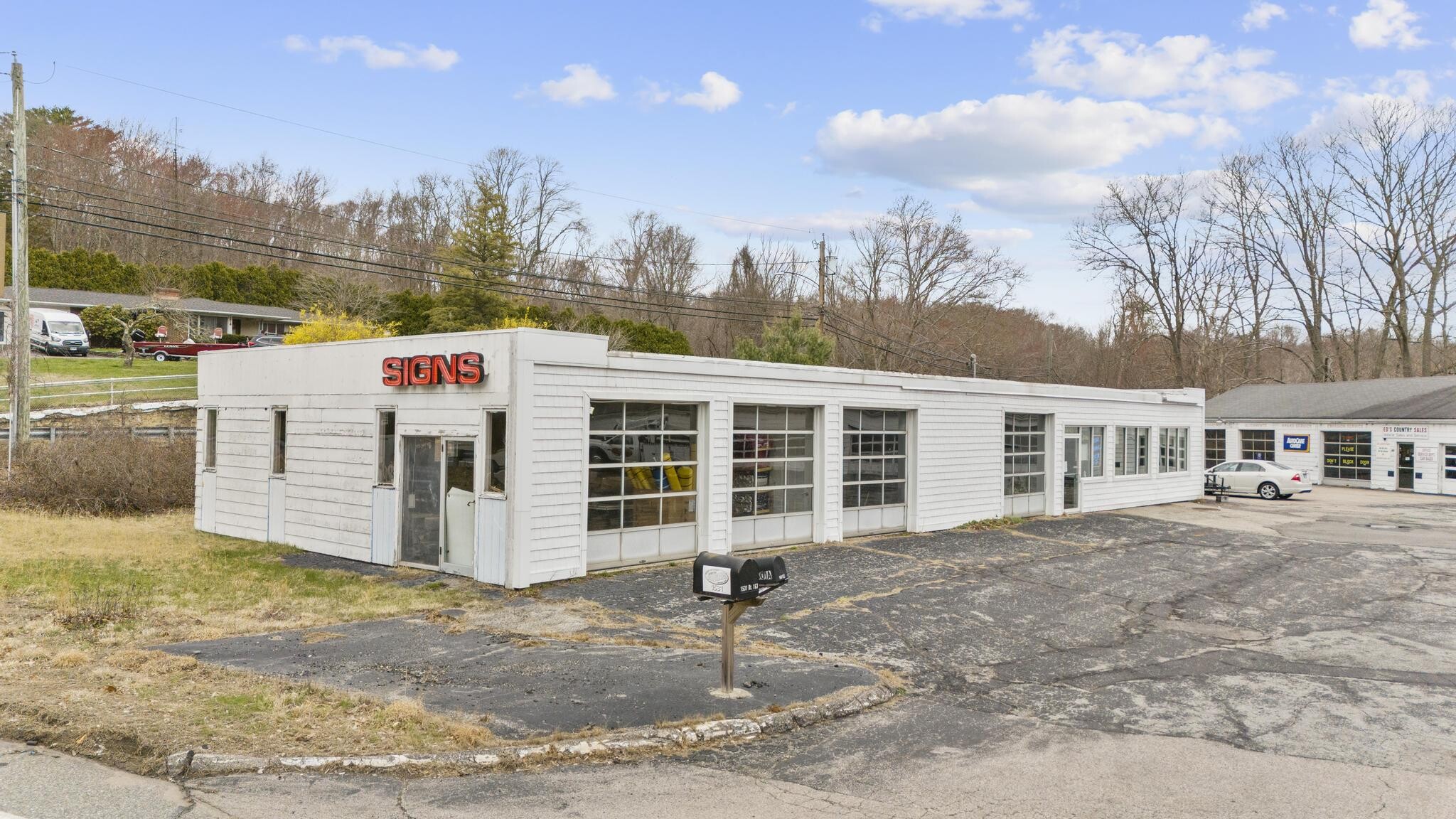 1531 Route 163, Oakdale, CT à vendre Photo de l’immeuble– Image 1 sur 61
