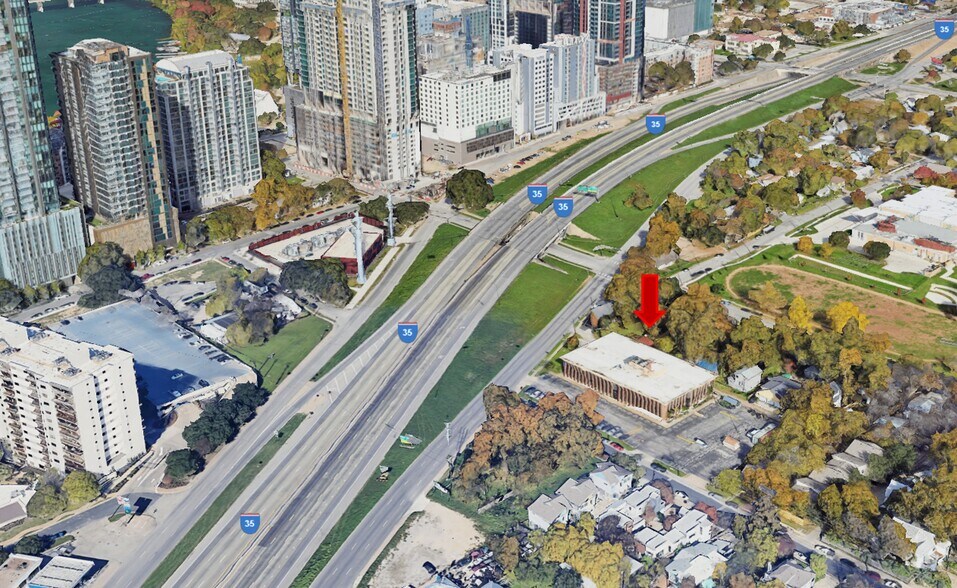 55 N Interstate 35, Austin, TX à louer - Photo de l’immeuble – Image 3 sur 4