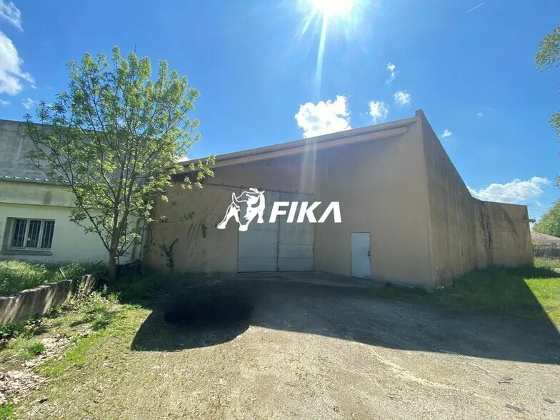 Local d'activités dans Cintegabelle à vendre - Photo de l’immeuble – Image 1 sur 12