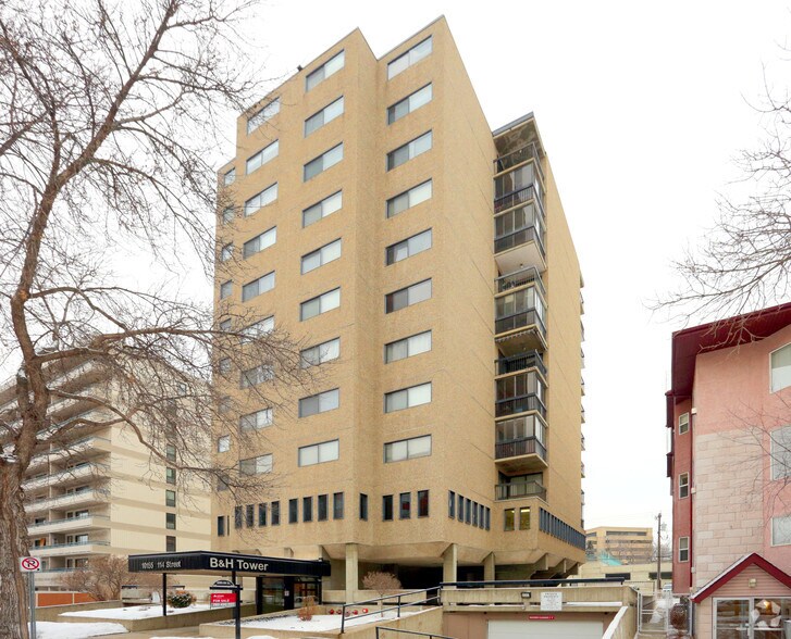 10155 114th St NW, Edmonton, AB à vendre - Photo de l’immeuble – Image 1 sur 5