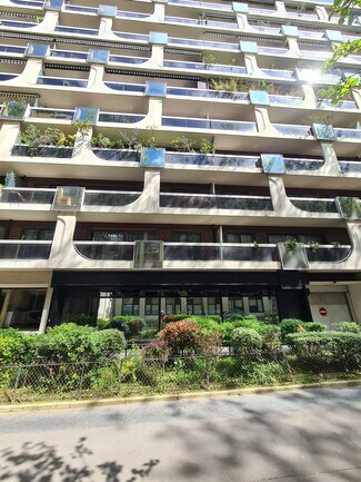 Plus de détails pour Local commercial à louer