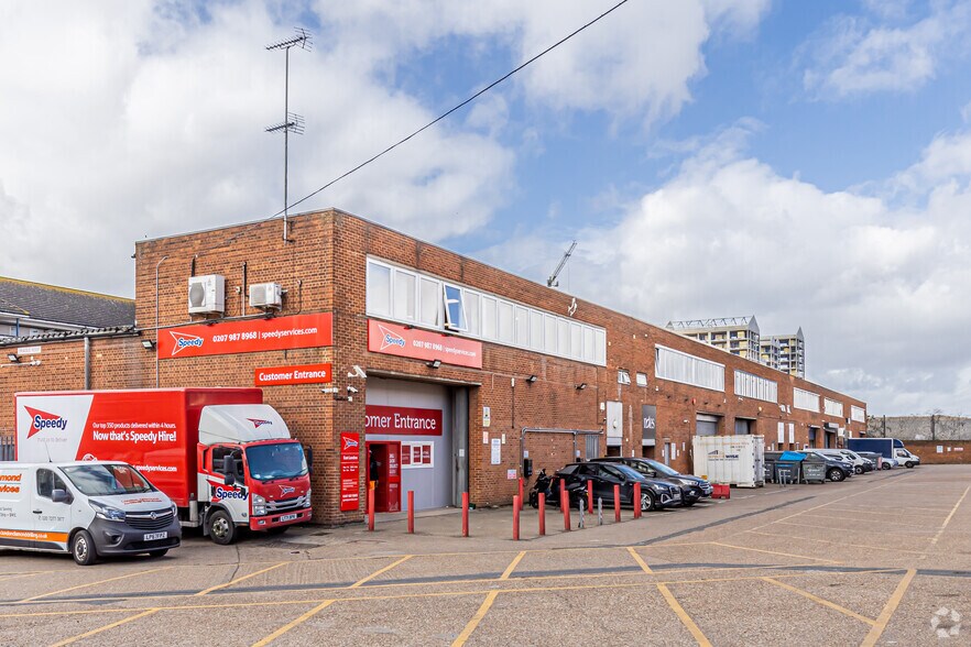 Lanrick Rd, Londres à louer - Photo principale – Image 1 sur 18