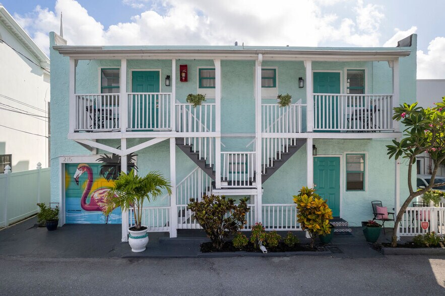 215 N Federal Hwy, Lake Worth, FL à vendre - Photo principale – Image 1 sur 65