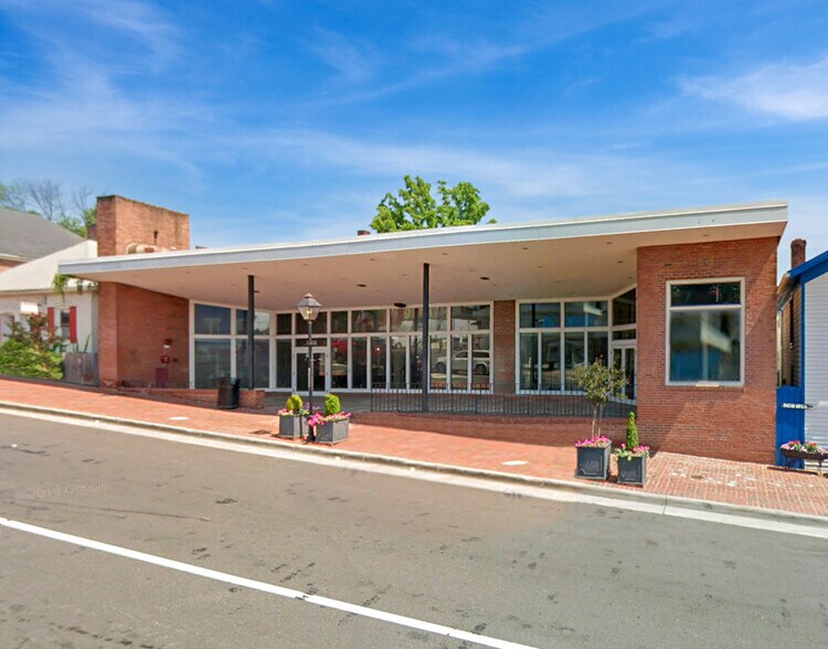 10426 Main St, Fairfax, VA à louer - Photo de l’immeuble – Image 2 sur 22