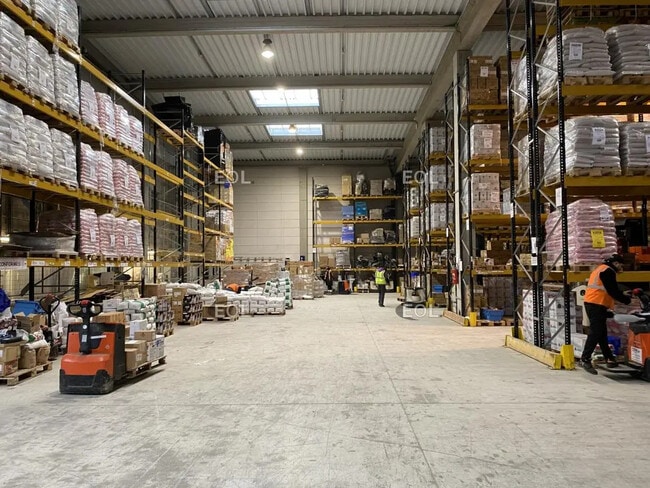 Plus de détails pour Industriel/Logistique à louer