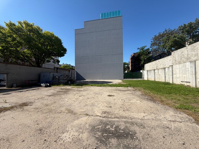 4277 3rd Ave, Bronx, NY à vendre - Photo de l’immeuble – Image 2 sur 5
