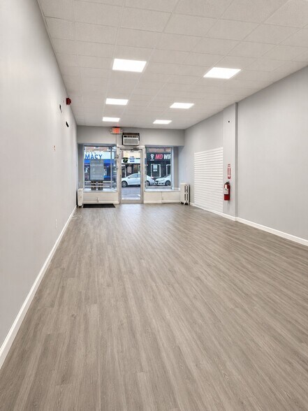 245-247 Lakeview Ave, Clifton, NJ à louer - Photo de l’immeuble – Image 3 sur 14