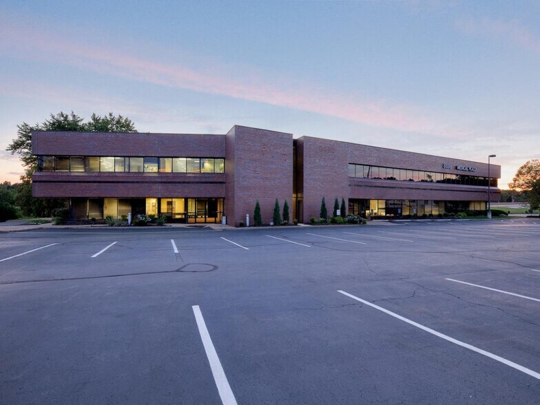 8888 Ladue Rd, Ladue, MO à louer - Photo de l’immeuble – Image 2 sur 2