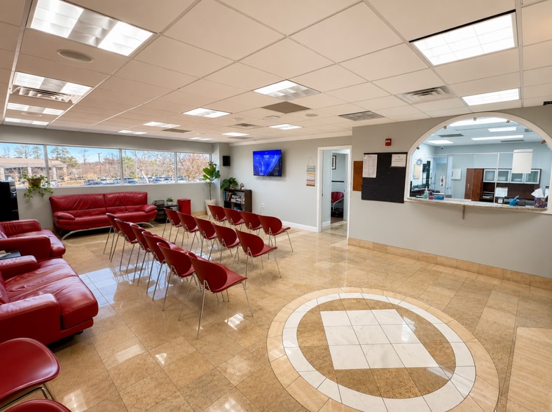 171 Elden St, Herndon, VA à vendre - Photo intérieure – Image 1 sur 39
