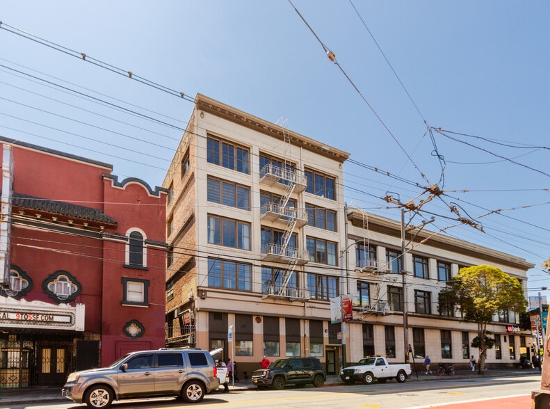 2973 16th St, San Francisco, CA à louer - Photo de l’immeuble – Image 3 sur 15