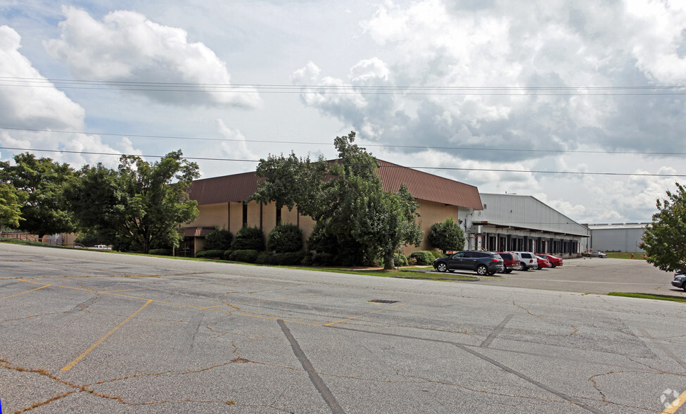 190 Cochrane Rd, Lincolnton, NC à louer - Photo de l’immeuble – Image 1 sur 14