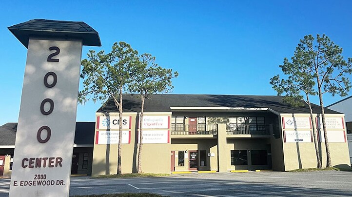 2000 E Edgewood Dr, Lakeland, FL à louer Photo de l’immeuble– Image 1 sur 13