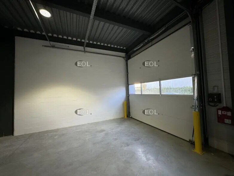 Local d’activités dans Corbeil-Essonnes à louer - Photo intérieure – Image 3 sur 16
