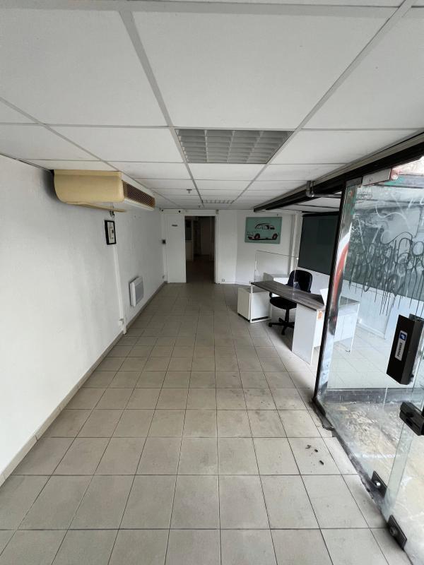 Plus de détails pour Local commercial à vendre