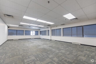 8069 Lawson Rd, Milton, ON à vendre Photo intérieure– Image 1 sur 18