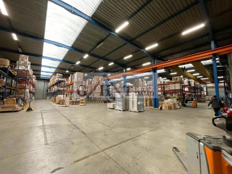 Industriel/Logistique dans Gonesse à louer - Photo de l’immeuble – Image 2 sur 8