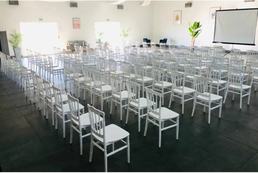 Local d'activités dans Carcassonne à vendre - Photo de l’immeuble – Image 2 sur 6