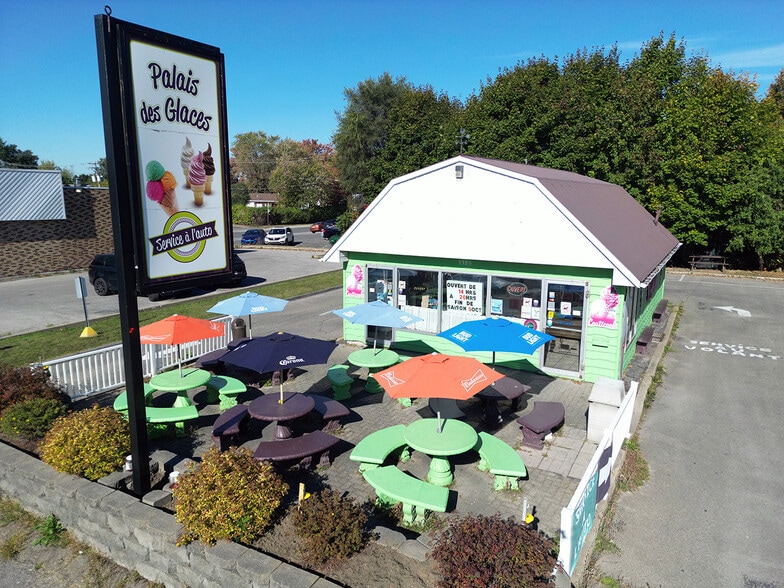 3385 Boul Dagenais O, Laval, QC à vendre - Photo principale – Image 1 sur 12