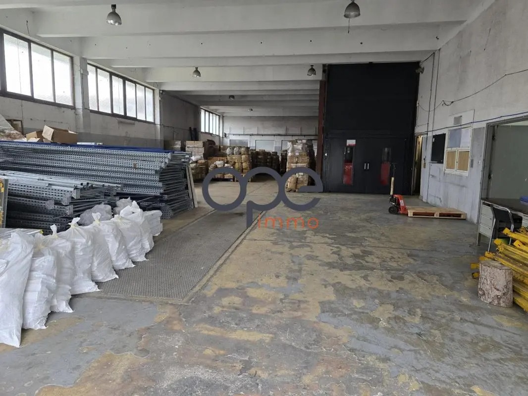 Industriel/Logistique dans Sarcelles à louer Photo intérieure– Image 1 sur 13