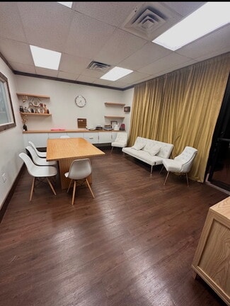 Plus de détails pour 2120 W Braker Ln, Austin, TX - Local d'activités à louer