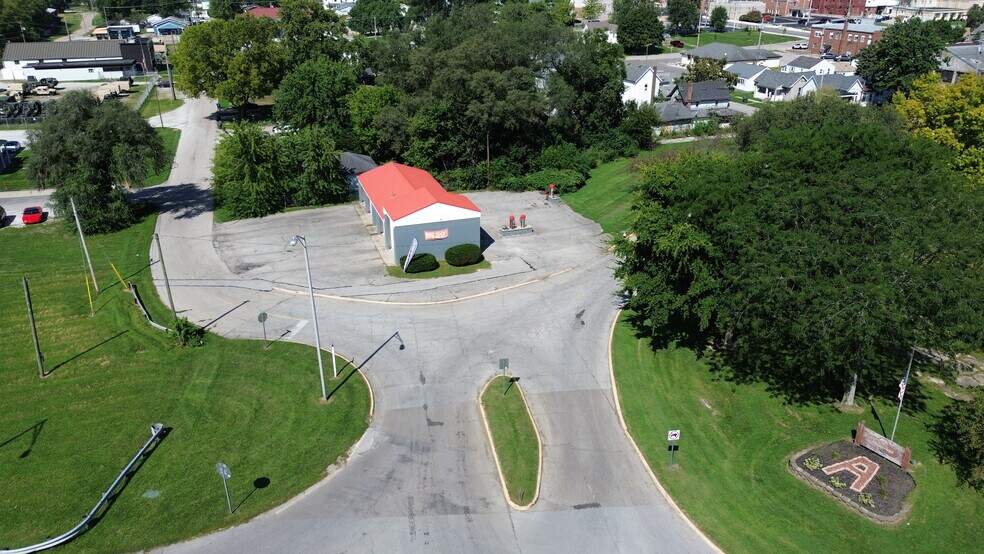 222 E Water Street, Alexandria, IN à vendre - Photo de l’immeuble – Image 3 sur 4