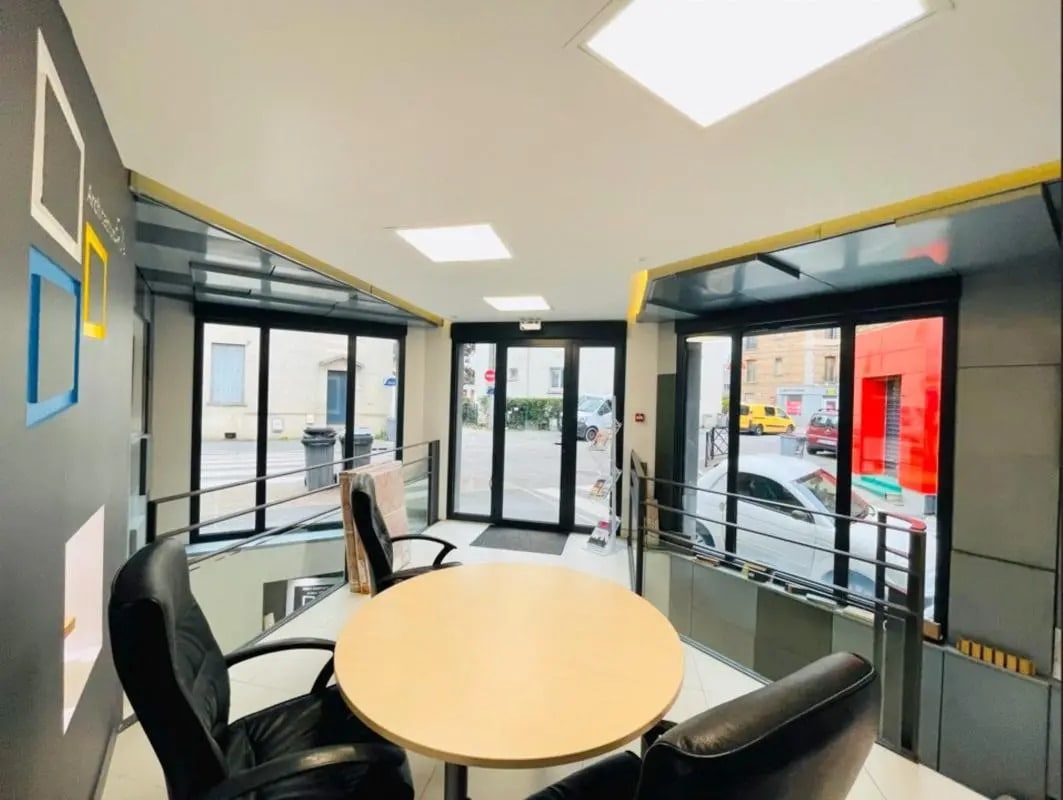 Bureau dans Sartrouville à louer Photo intérieure– Image 1 sur 11