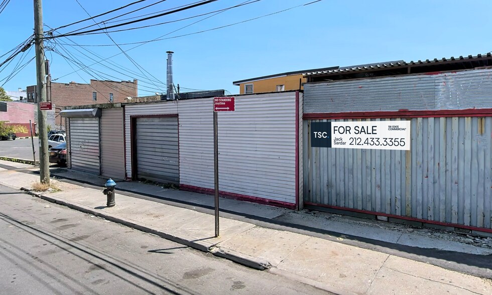 2014 Cornaga Ave, Far Rockaway, NY à vendre - Photo de l’immeuble – Image 2 sur 6