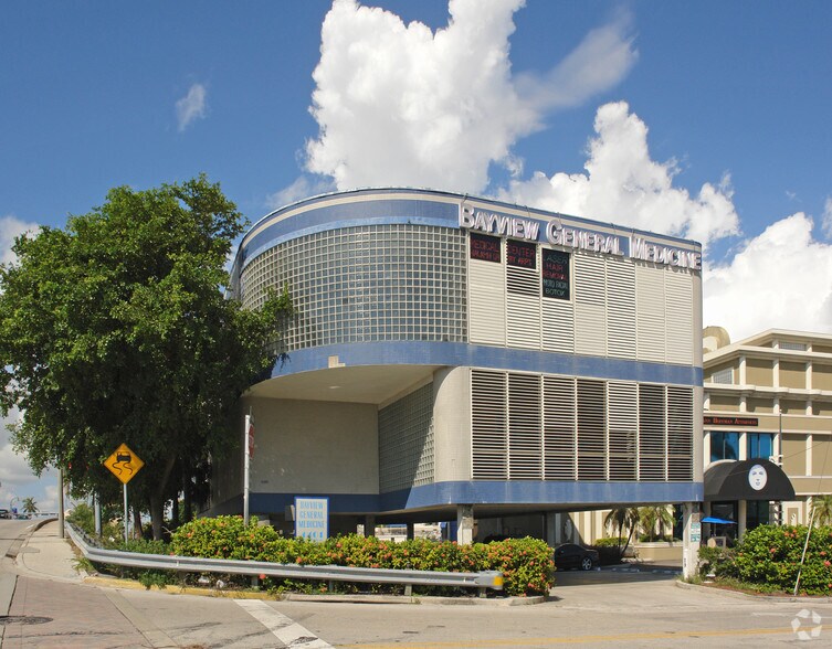 4401 Tradewinds Ave, Lauderdale By The Sea, FL à vendre - Photo de l’immeuble – Image 2 sur 6