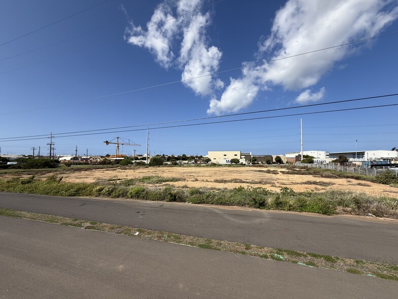 Malakole St, Kapolei, HI à vendre - Photo de l’immeuble – Image 1 sur 3