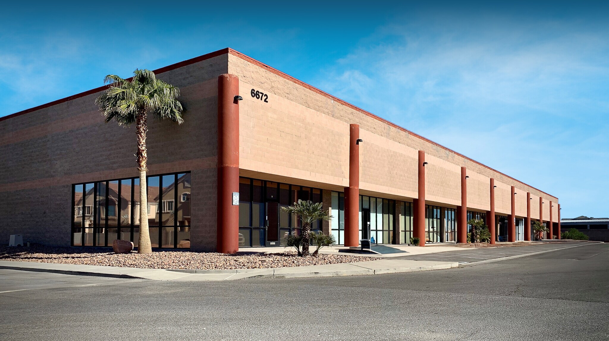 6672 Boulder Hwy, Las Vegas, NV à louer Photo de l’immeuble– Image 1 sur 5