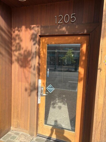 1205 Main St, Branford, CT à louer - Photo de l’immeuble – Image 2 sur 8