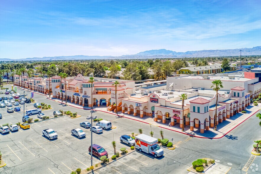 2605-2645 S Decatur Blvd, Las Vegas, NV à louer - Photo principale – Image 1 sur 22