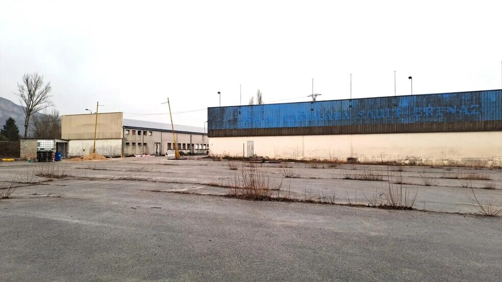 Local d'activités dans Villebois à vendre - Photo de l’immeuble – Image 1 sur 6