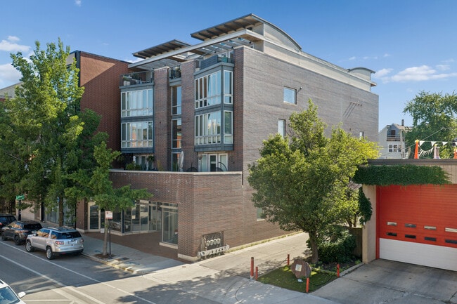 Plus de détails pour Dual-Tenant Retail with Stable Cash Flow – Bureau/Médical, Local commercial aux enchères, Chicago, IL