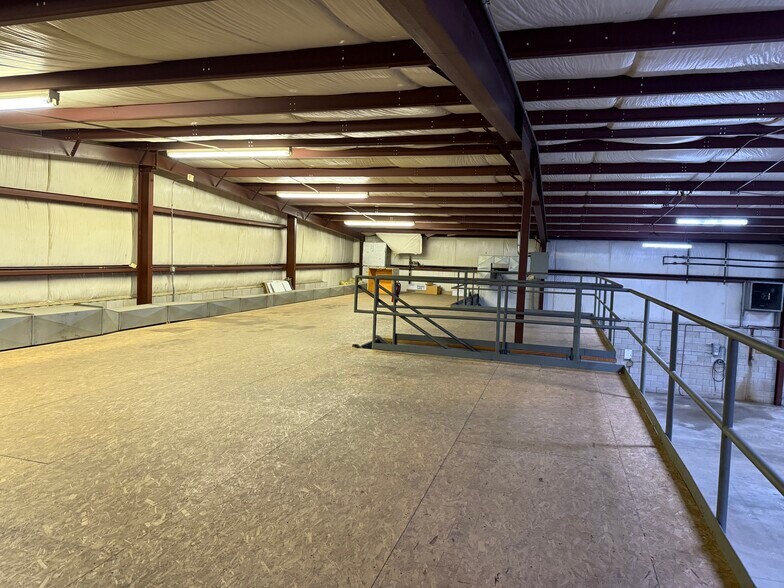 1600 Commerce Rd, Holland, OH à vendre - Photo de l’immeuble – Image 2 sur 11