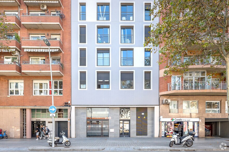 Carrer de Bac de Roda, 81, Barcelone, Barcelona à louer - Photo de l’immeuble – Image 2 sur 3