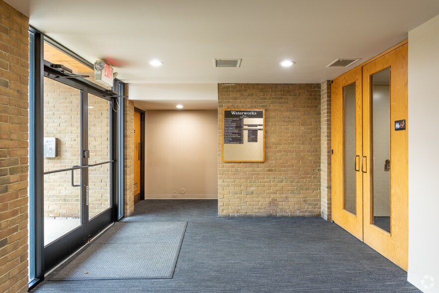 3131-3135 S State St, Ann Arbor, MI à louer - Hall d’entrée – Image 3 sur 5