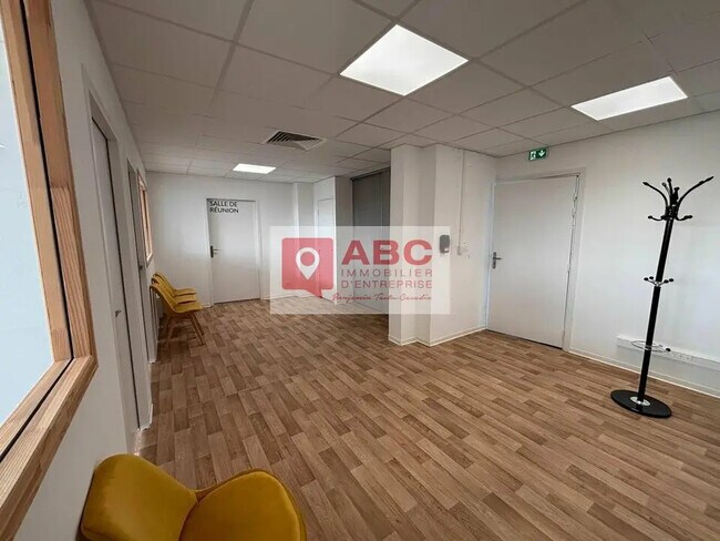 Plus de détails pour Bureau à louer