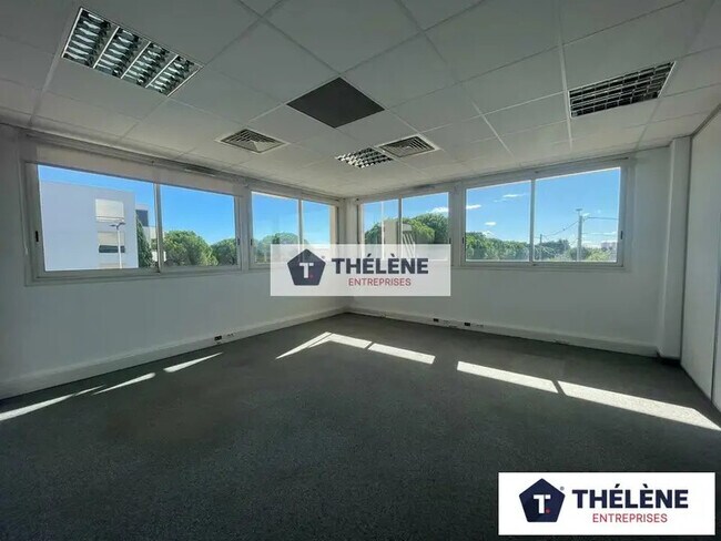 Plus de détails pour Bureau à louer