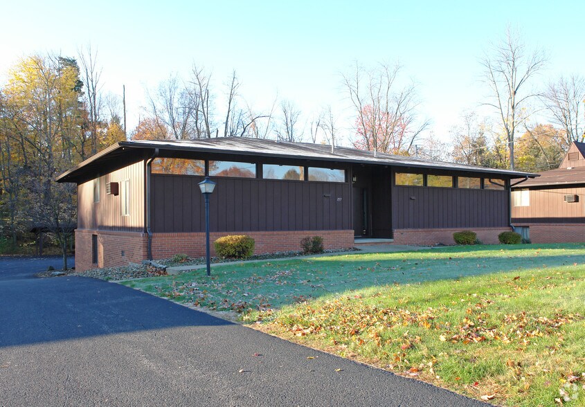 147-167 Shields Rd, Youngstown, OH à vendre - Photo principale – Image 1 sur 8