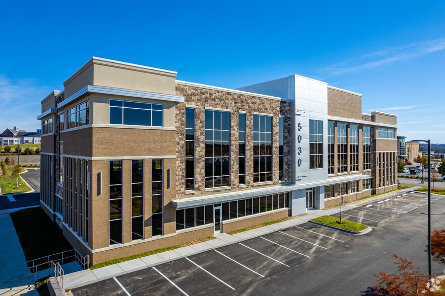 5030 Carothers Pky, Franklin, TN à louer - Photo principale – Image 1 sur 13