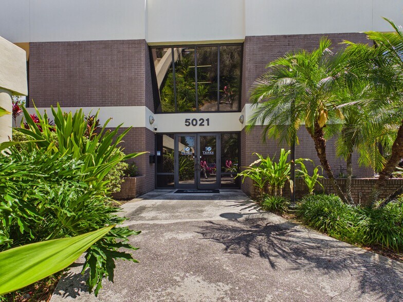 5021 W Laurel St, Tampa, FL à vendre - Photo principale – Image 1 sur 18