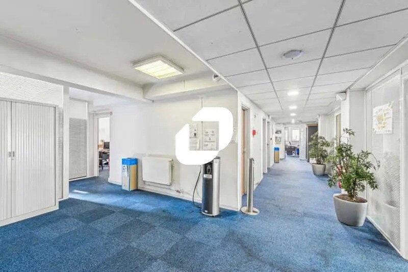 Bureau dans Paris à louer - Photo de l’immeuble – Image 2 sur 15