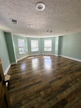 5 Oak Ave, La Plata, MD à louer Photo intérieure– Image 1 sur 6