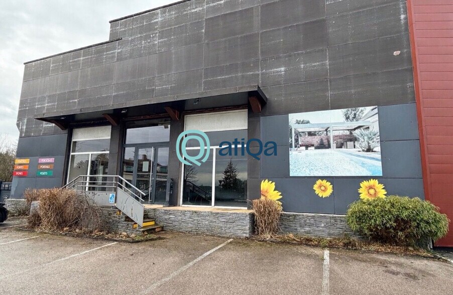 Local commercial dans Saint-Rémy à louer - Photo de l’immeuble – Image 1 sur 12